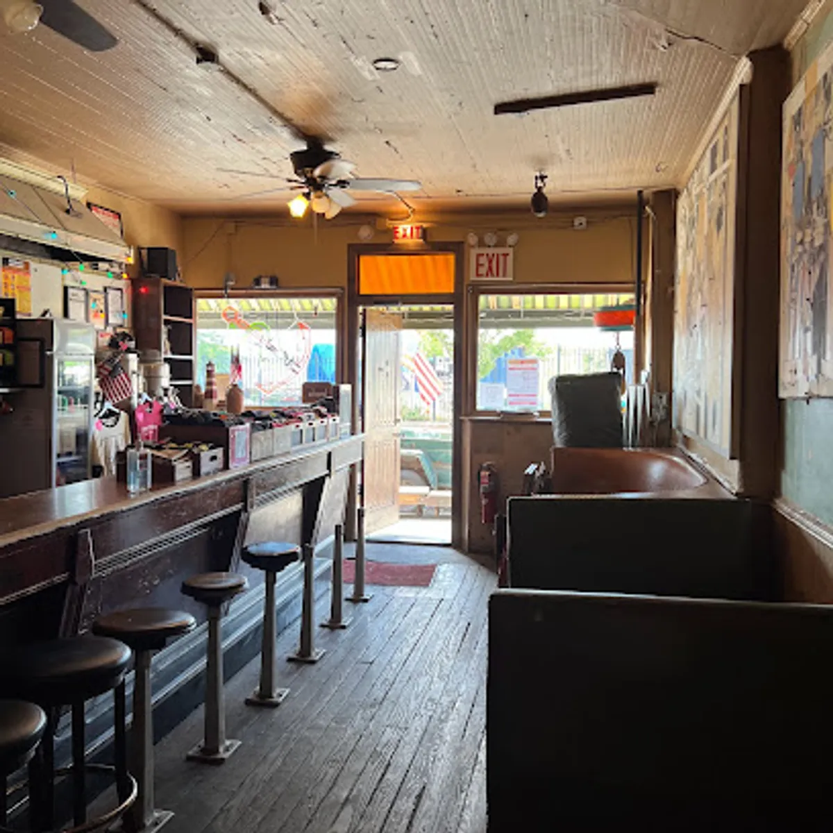 Cozy interior of Sunny's Bar in Brooklyn with vintage decorations