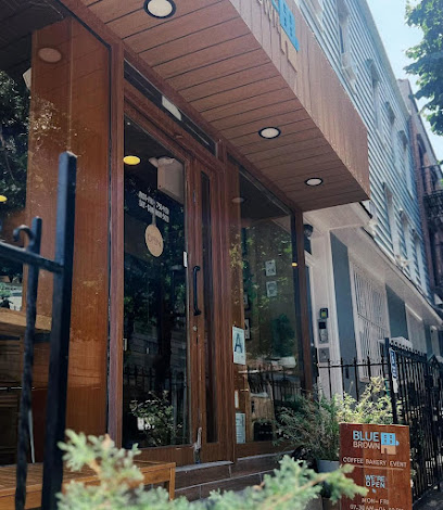 Blue Brown Cafe